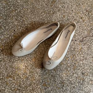 Ballet flats